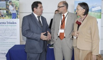 Joan Antoni Melé (Subdirector General de Triodos Bank), Félix Balboa y María Lezaun (Presidente-Fundador y Vicepresidenta-Fundadora de Fundación Phi)