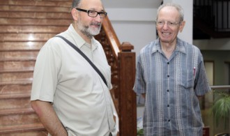 El Presidente de Fundación Phi, Félix Balboa, junto al misionero Ángel Becerril