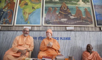 Pujya Swami Rameshwarananda Giri Maharaj y H.H Swami Vimalananda Saraswati