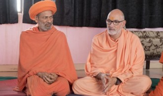 H.H. Acharya Pradyuman Ji Maharaj y Pujya Swami Rameshwarananda Giri Maharaj